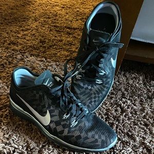 Women’s Nike Free TR Fit 5 Black/Silver - size 7.5